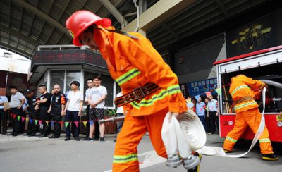 隧道災害事故救援實戰(zhàn)對抗消防演練